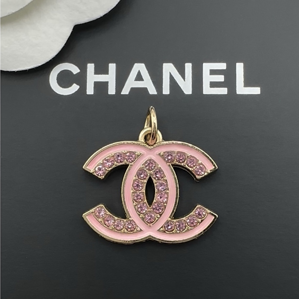 CHANEL AUTHENTIC PINK RHINESTONE GOLD TONE VINTAGE CC ZIPPER PULL PENDANT